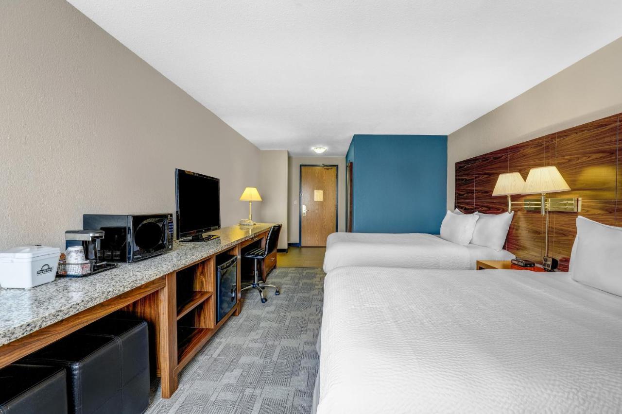Days Inn By Wyndham Red Deer Exterior photo